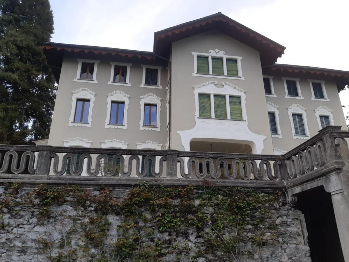 Holy Earth Apartment Ghiffa Luaran gambar