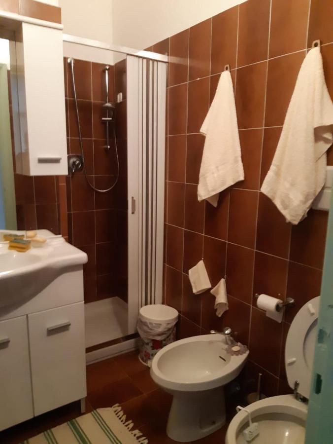 Holy Earth Apartment Ghiffa Luaran gambar